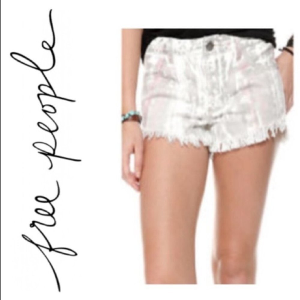 Free PEOPLE ICING WASH CUTOFF WHITE JEANS CAMO SHORTS MID-RISE SIZE 25